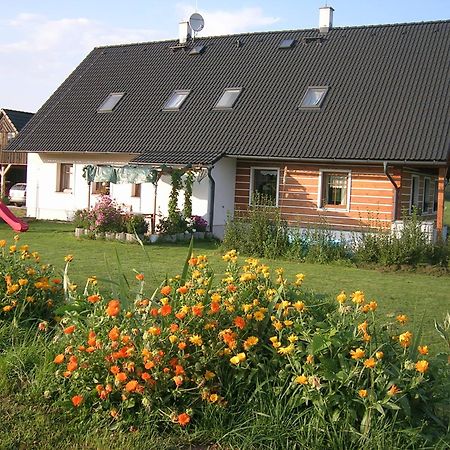 Apartman V Chaloupce Na Vrsku Bernsdorf エクステリア 写真