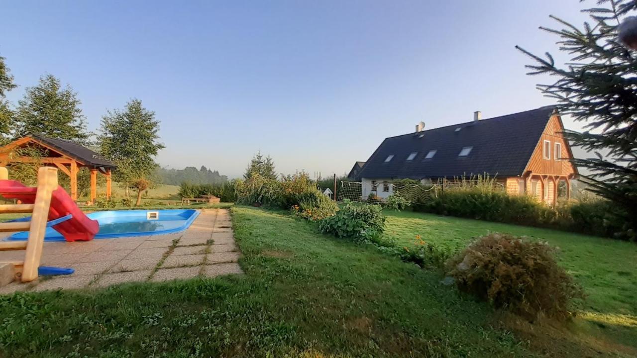 Apartman V Chaloupce Na Vrsku Bernsdorf エクステリア 写真