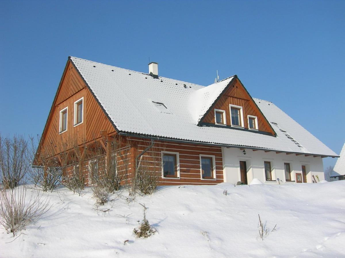 Apartman V Chaloupce Na Vrsku Bernsdorf エクステリア 写真
