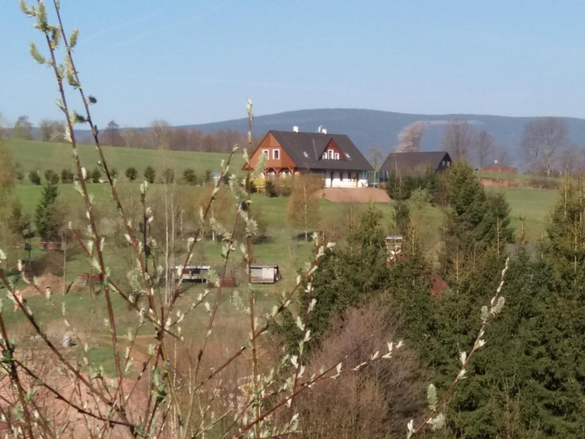 Apartman V Chaloupce Na Vrsku Bernsdorf エクステリア 写真