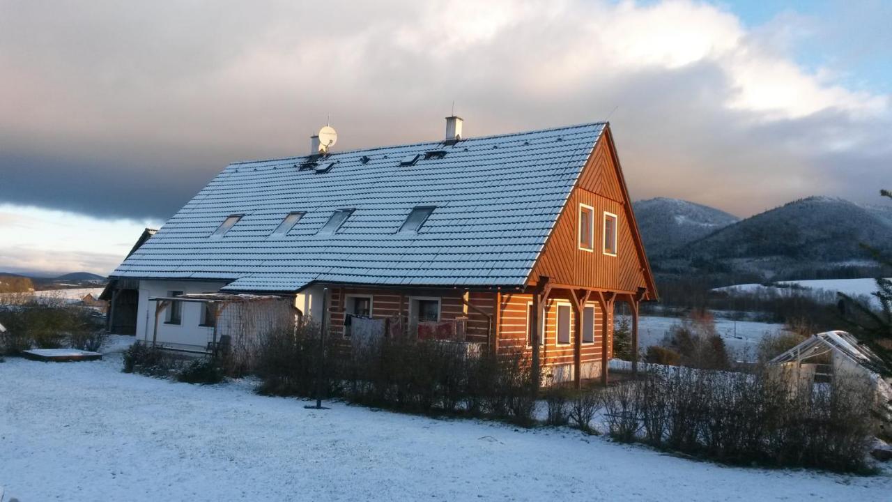 Apartman V Chaloupce Na Vrsku Bernsdorf エクステリア 写真